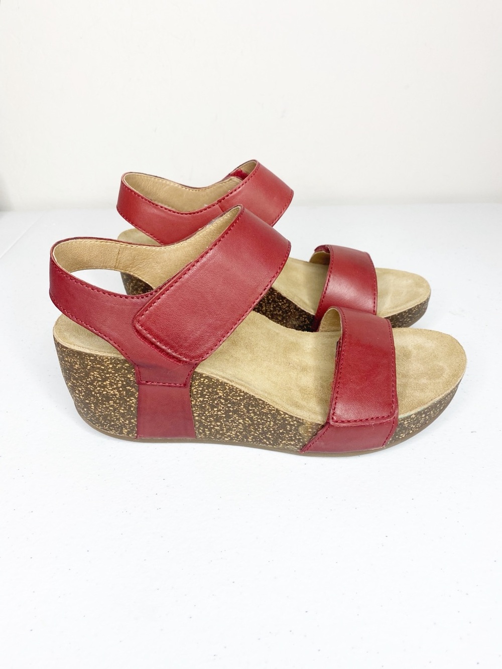Abeo Una Leather Red Wedge Adjustable Strap Sandal Size 7N